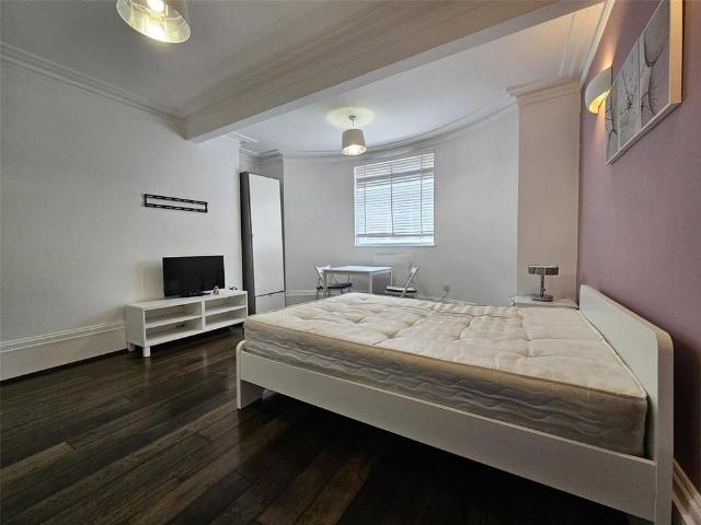 Studio for rent in Newtown, Reading