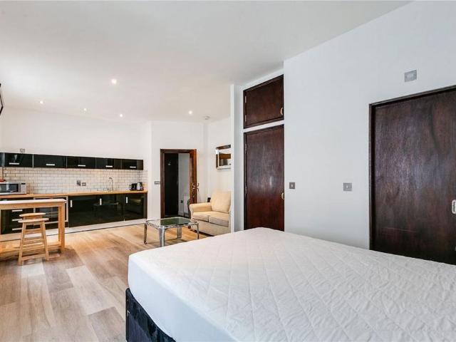 Studio for rent in St Clement Danes, Greater London