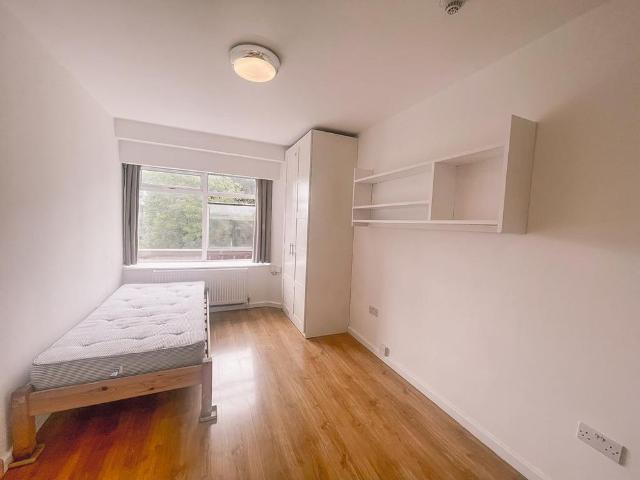 Studio for rent in Belsize Park, Greater London
