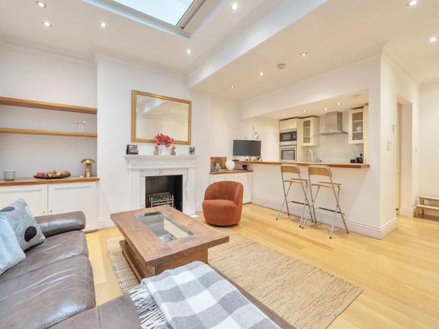 Studio for rent in The Boltons, Greater London
