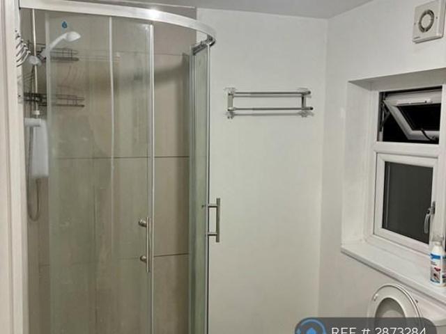 Studio for rent in Foleshill, West Midlands