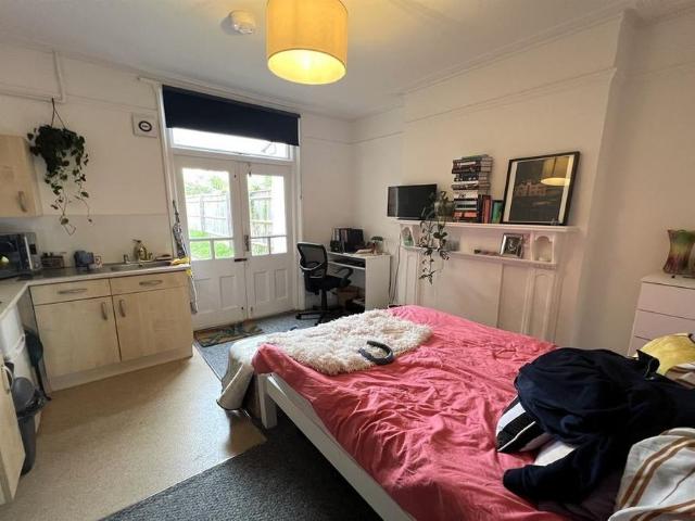 Studio for rent in The Slade, Oxfordshire