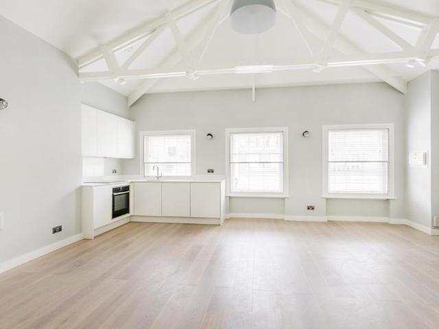 Flat for rent in Chinatown, Greater London
