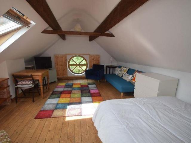 Studio for rent in Wales