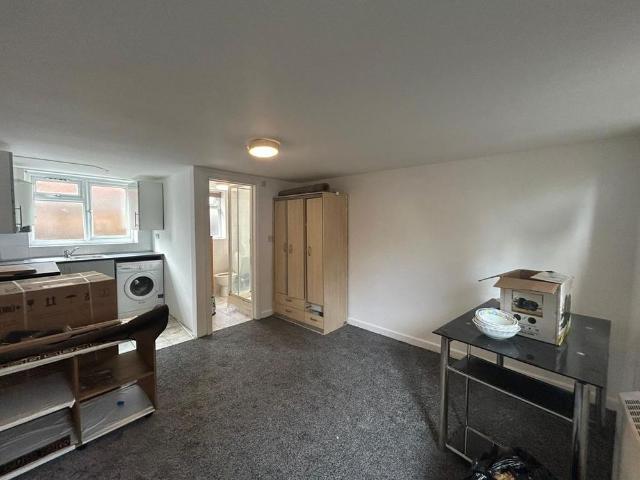 Studio for rent in London Borough of Hounslow, Greater London