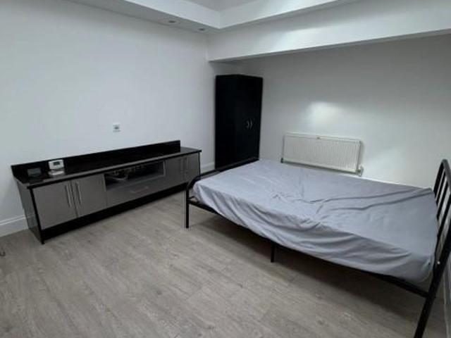 Studio for rent in London Borough of Hounslow, Spring Grove