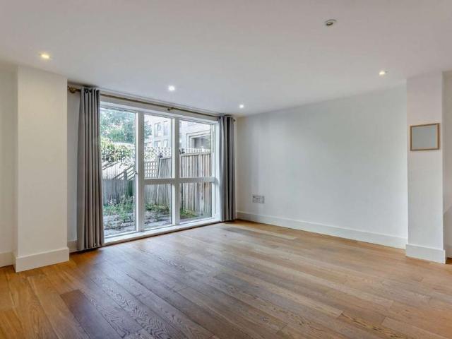 Studio for rent in Petersfield, Cambridge
