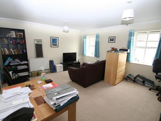 Studio for rent in Southborough, Sandown Park