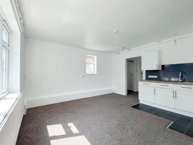 Studio for rent in Peacehaven, Iford