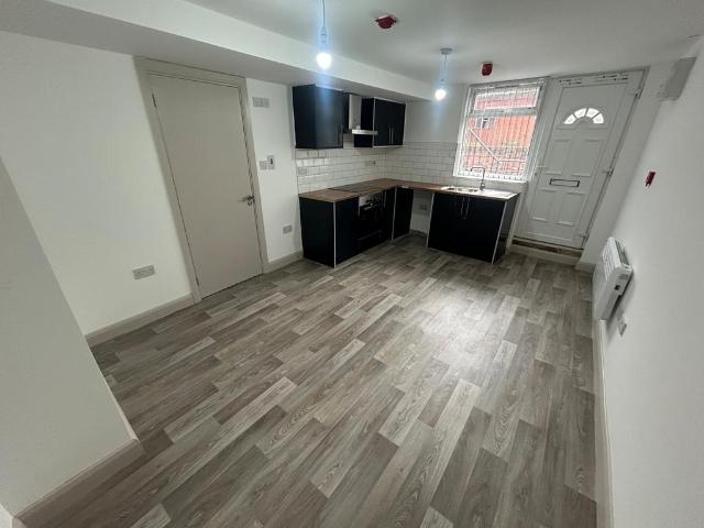 Flat for rent in Beamhurst, Staffordshire