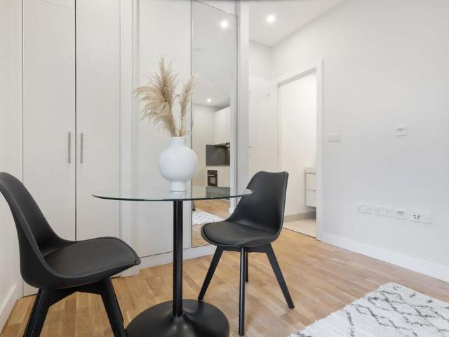 Studio for rent in Westminster, Victoria