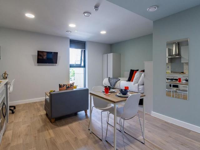 Studio for rent in Crossflatts, West Yorkshire