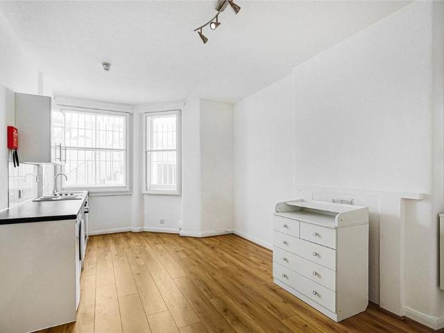 Studio for rent in The Boltons, Greater London
