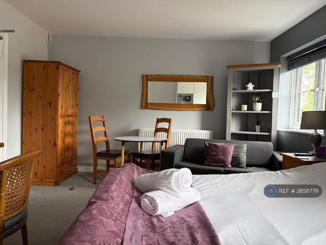 Studio for rent in Northampton, Northamptonshire