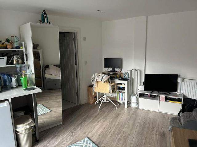 Studio for rent in London Borough of Ealing, Greater London