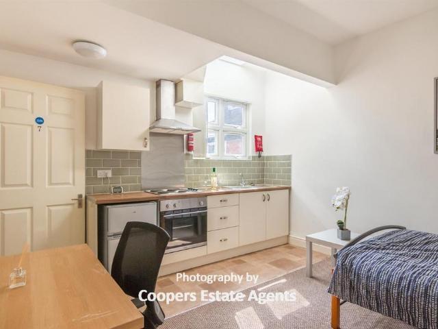 Flat for rent in Spon End, West Midlands