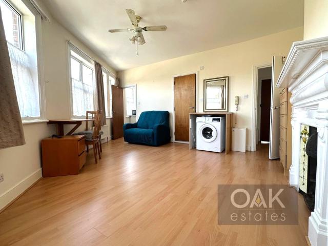 House for rent in Brownswood Park, Stoke Newington