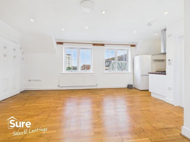 Studio for rent in Watford, Hertfordshire