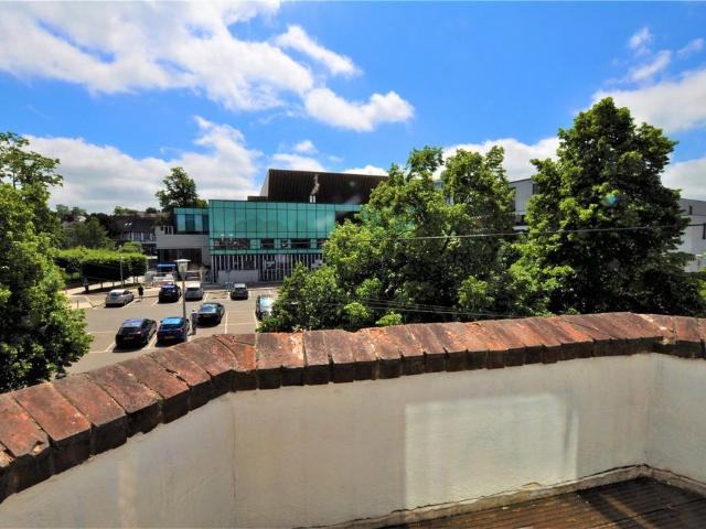 Flat for rent in Charlotteville, Westborough