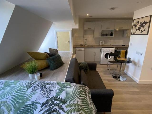 Studio for rent in St. Mildred's, The Bridge
