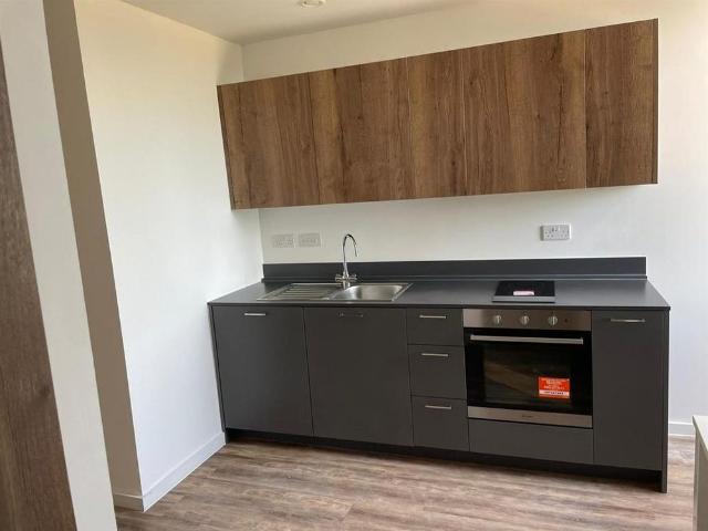 Studio for rent in Bare, Lancashire