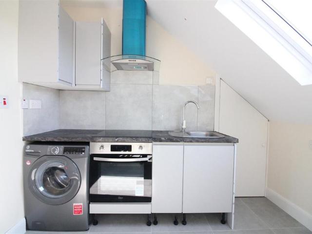Flat for rent in London Borough of Hounslow, Greater London