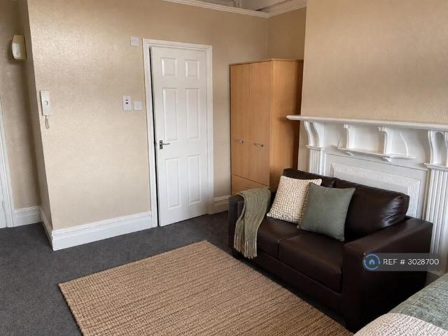 Studio for rent in City Centre, Feckenham