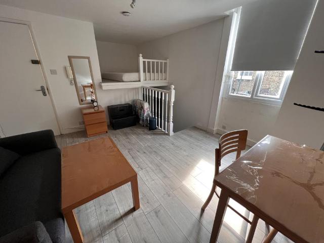 Flat for rent in Shepherd's Bush, Greater London