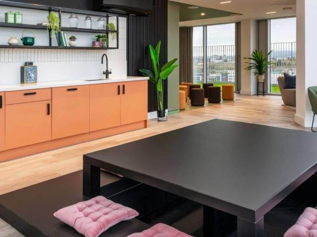 Studio for rent in Merchant City, Scotland