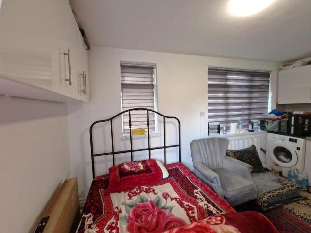 Studio for rent in Burnt Oak, Greater London