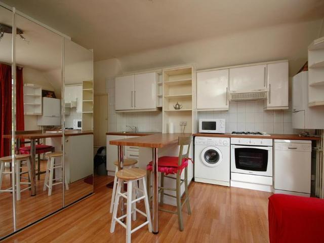 Studio for rent in South Hampstead, Greater London
