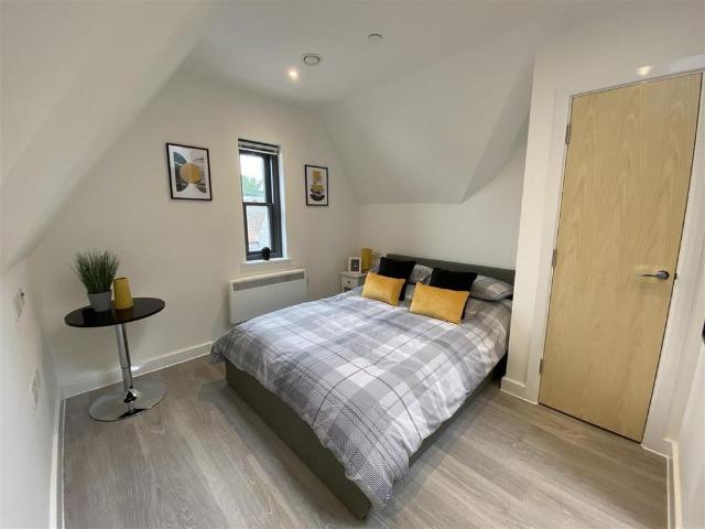 Studio for rent in St. Mildred's, The Bridge