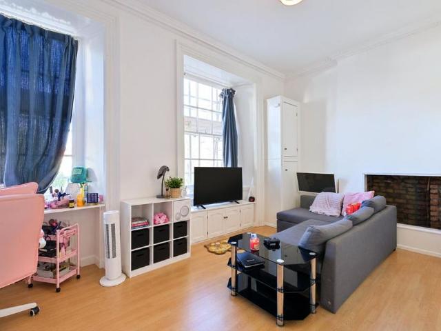 Studio for rent in Somerset