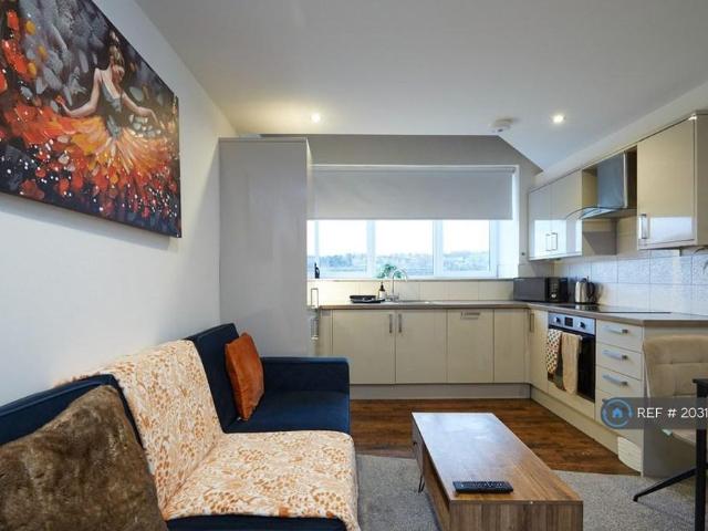 Studio for rent in Highfields, Huddersfield