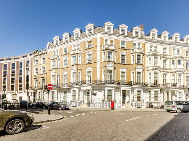 Flat for rent in Earl's Court, Greater London