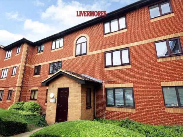 Flat for rent in Fleet Estate, Monks Orchard