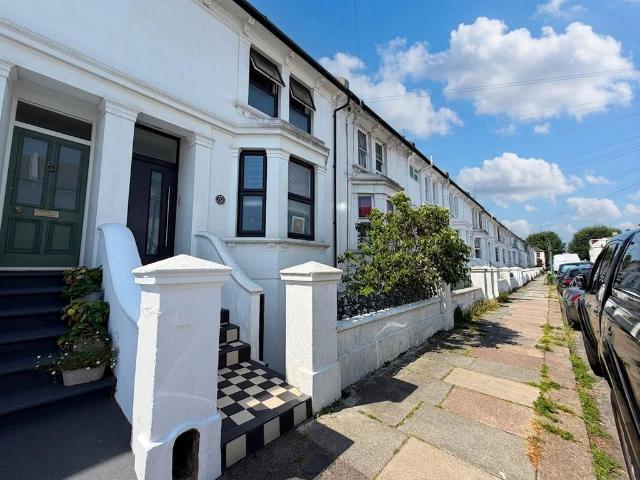 Flat for rent in Aldrington