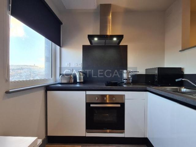 Flat for rent in Huddersfield, West Yorkshire