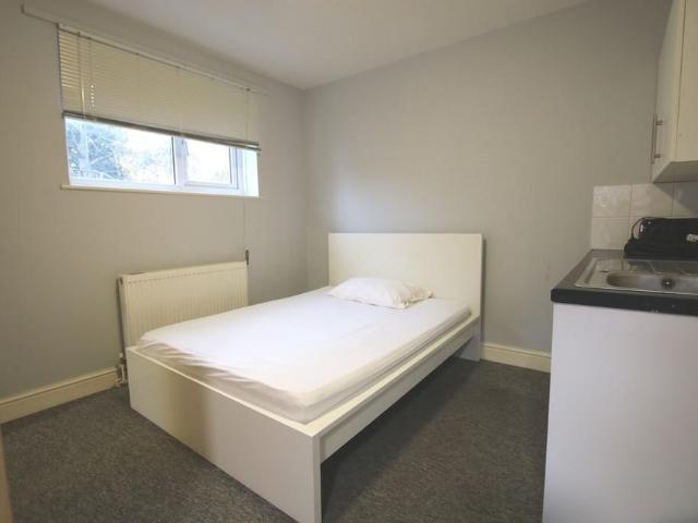 Studio for rent in Harlesden, Greater London