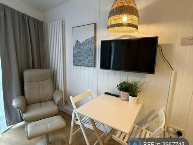 Studio for rent in Treneere, Penzance