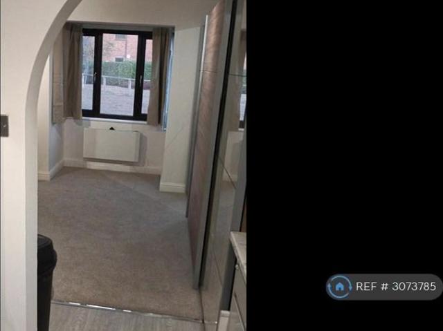 Studio for rent in London Borough of Hillingdon, Greater London