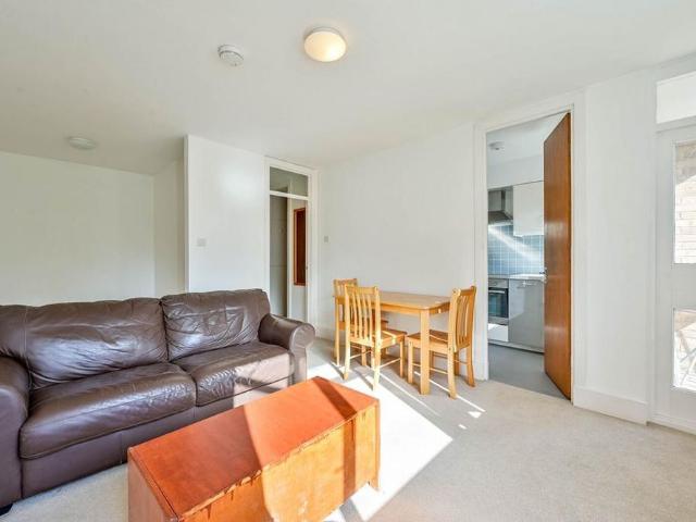 Studio for rent in London Borough of Wandsworth, Greater London