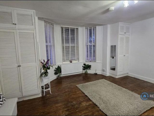 Studio for rent in Crystal Palace, Greater London