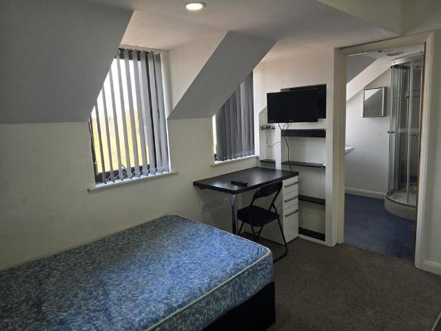 Studio for rent in Highfields, Old Wharf