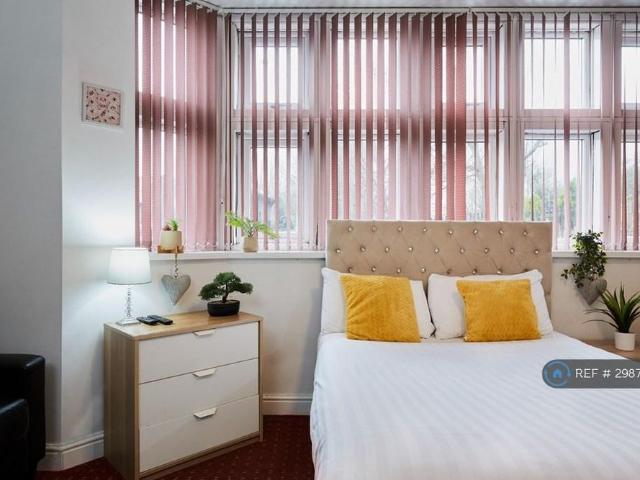 Studio for rent in Sheepridge, Huddersfield