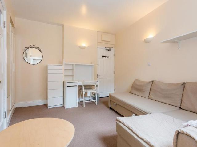 Studio for rent in Buckingham, Buckinghamshire