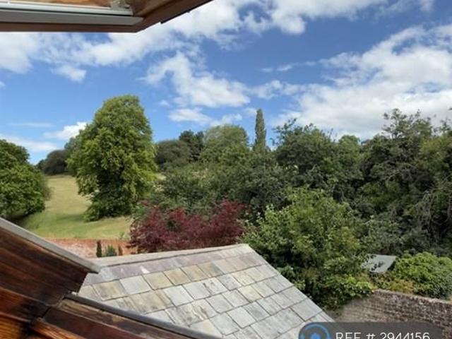 Studio for rent in The Image, Pouchen End