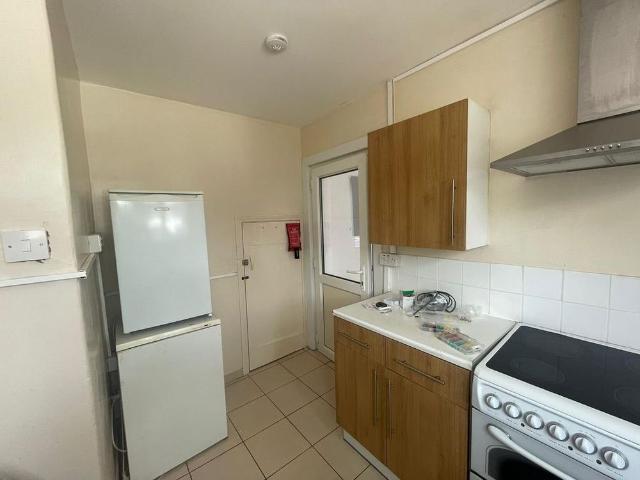 Studio for rent in South Chingford, Highams Park