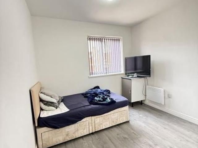 Studio for rent in Mayer's Green, West Bromwich