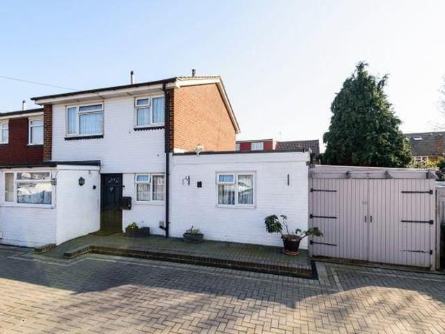 Studio for rent in Gould's Green, Greater London
